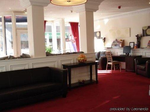 Sandyford Отель 3*